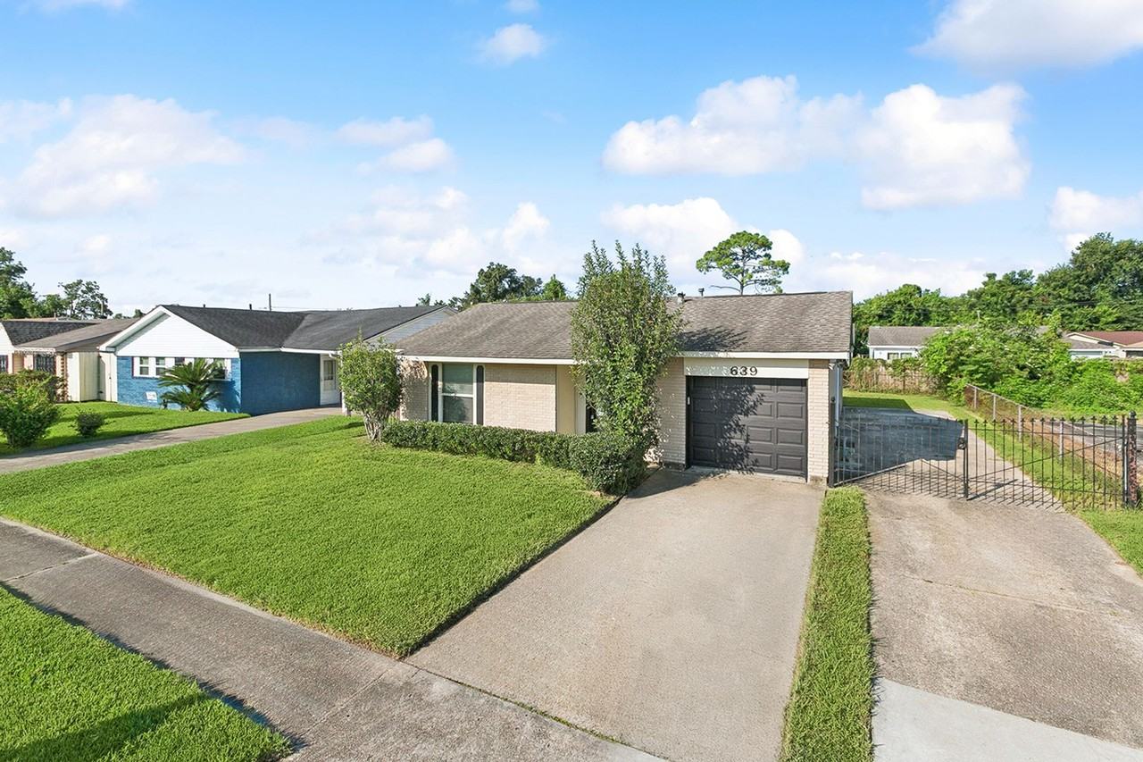 639 Mockingbird Ln - Photo 2 of 10