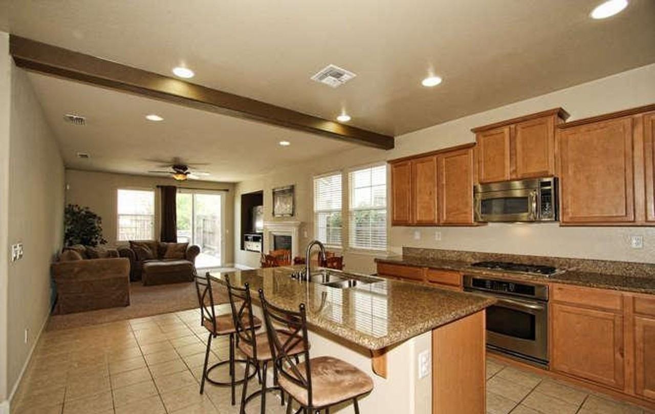 1209 Laysan Teal Dr - Photo 3 of 15