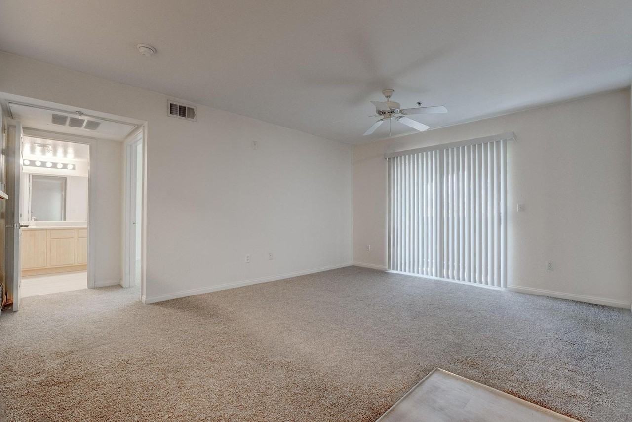 6955 N Durango Dr #3032 - Photo 2 of 27