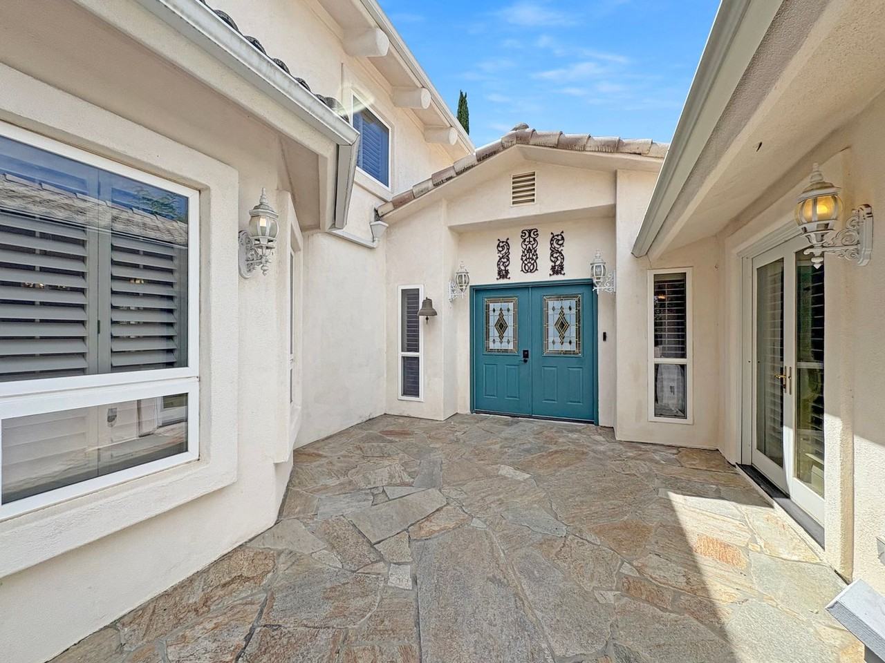 28720 Sandhurst Way - Photo 3 of 46