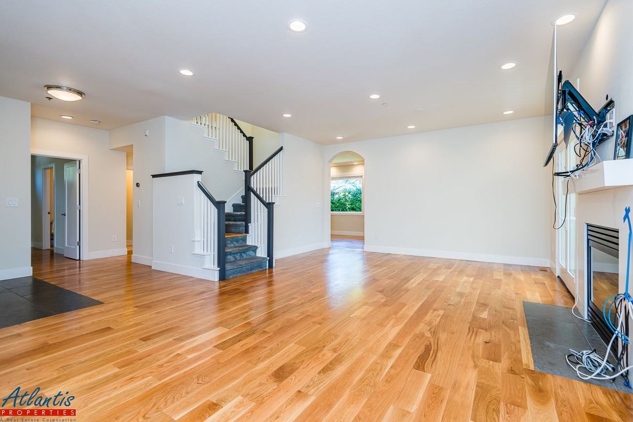 265 Mariposa Ave - Photo 3 of 25
