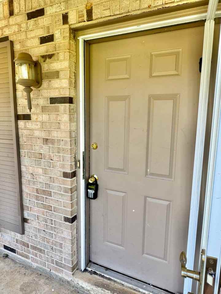 731 Saint Martins Dr - Photo 4 of 24