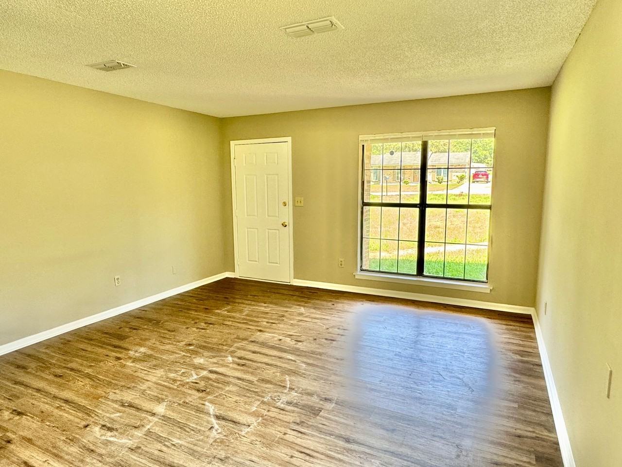 731 Saint Martins Dr - Photo 7 of 24