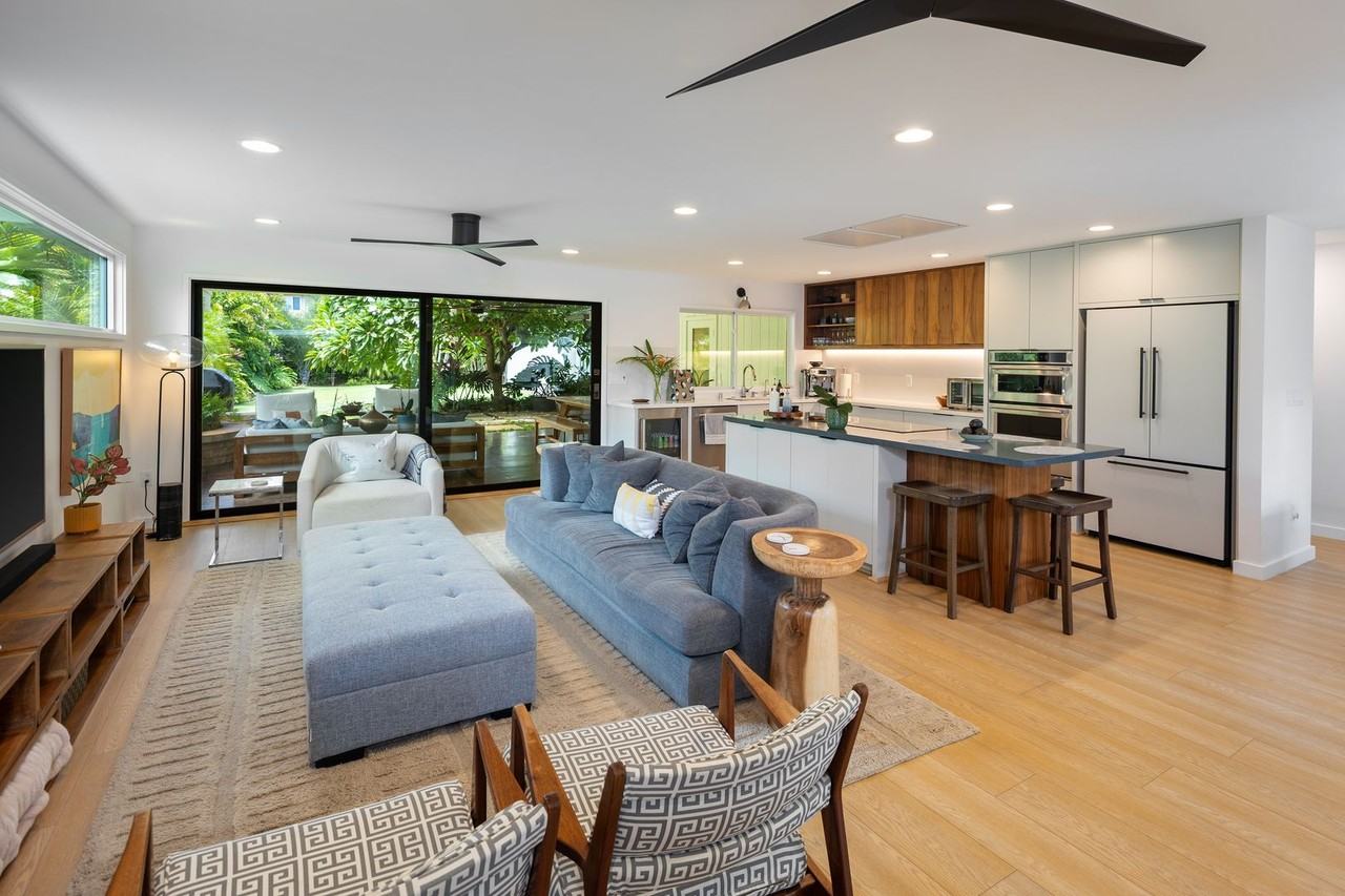 1120 Makaiwa St - Photo 2 of 33