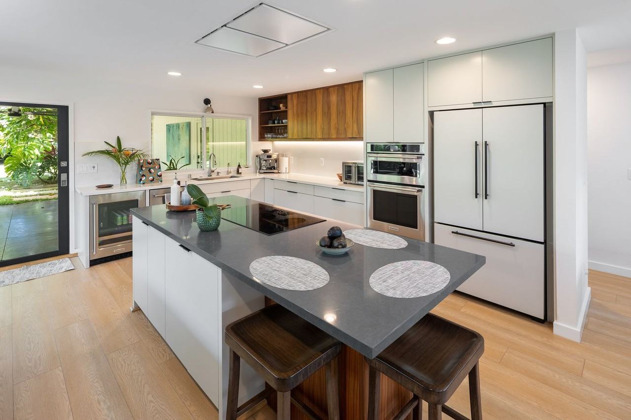 1120 Makaiwa St - Photo 3 of 33