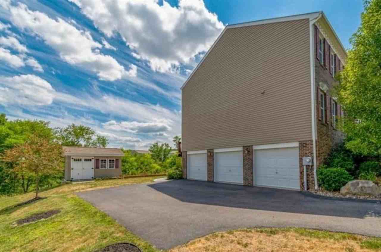 149 Walnut Dr - Photo 2 of 20