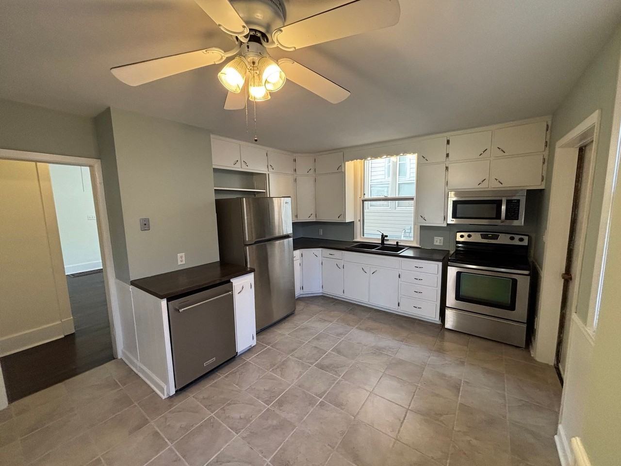 302 Park Avenue - Photo 2 of 25