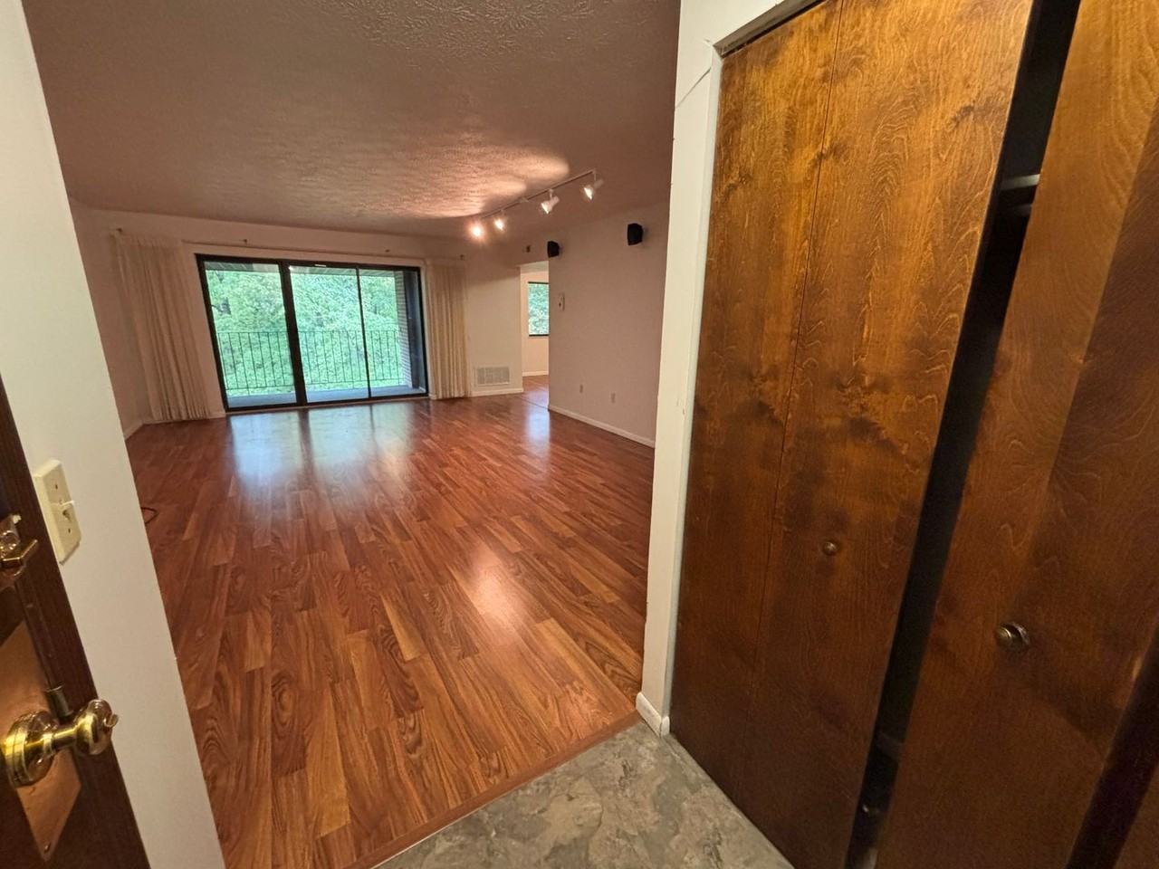 106 Piper Ln - Photo 2 of 16