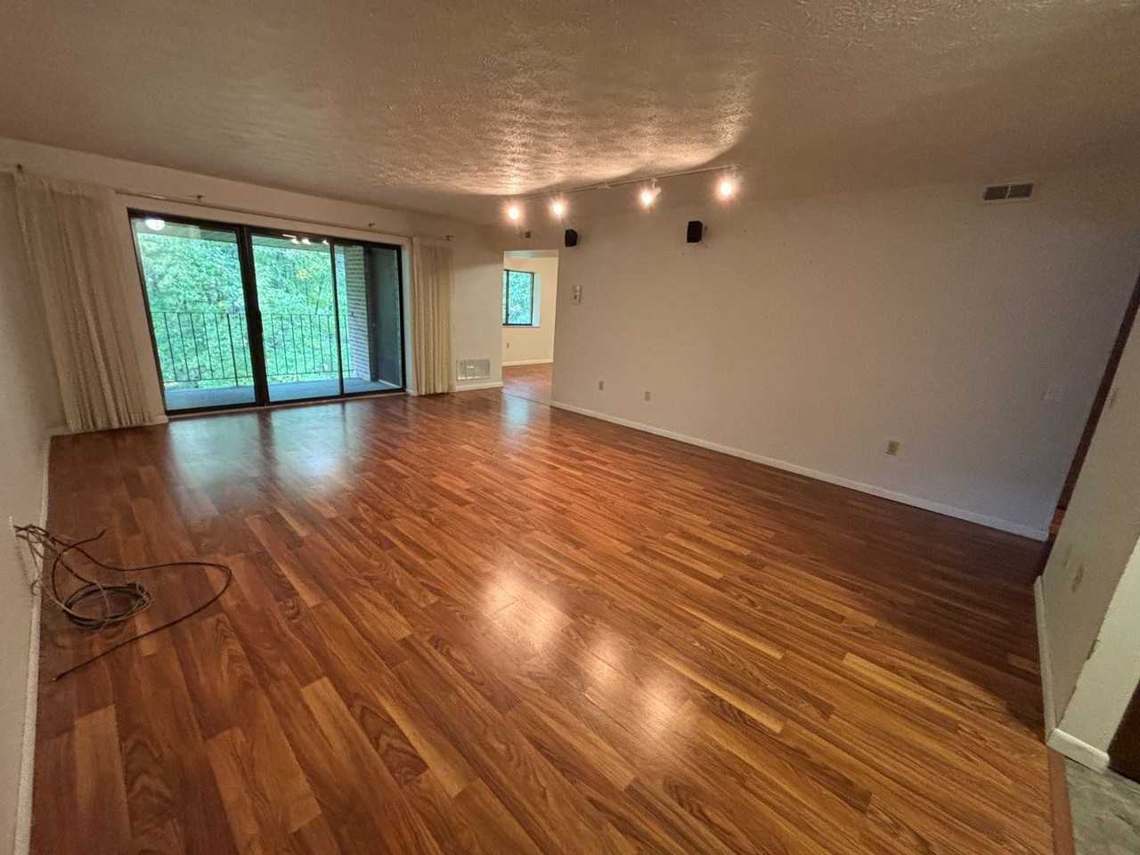 106 Piper Ln - Photo 3 of 16