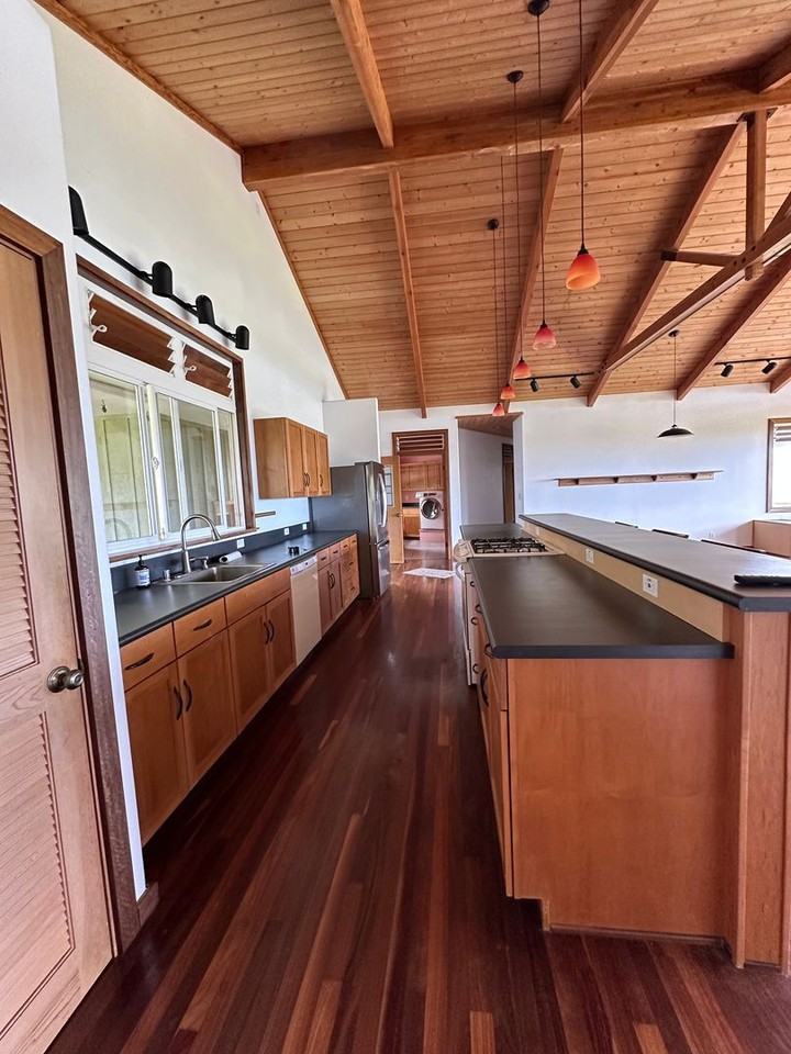 1050 Ainalako Rd - Photo 4 of 19
