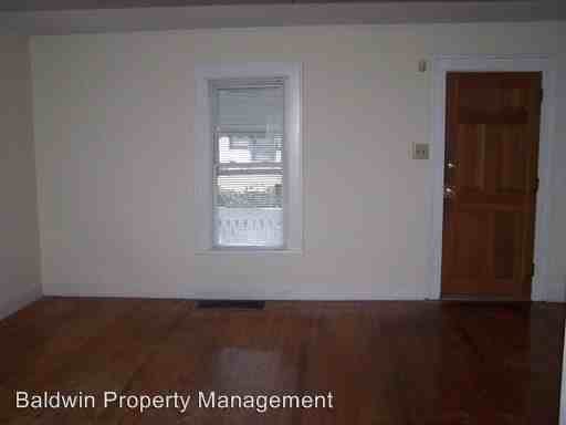 906 S Broad St - Photo 2 of 5