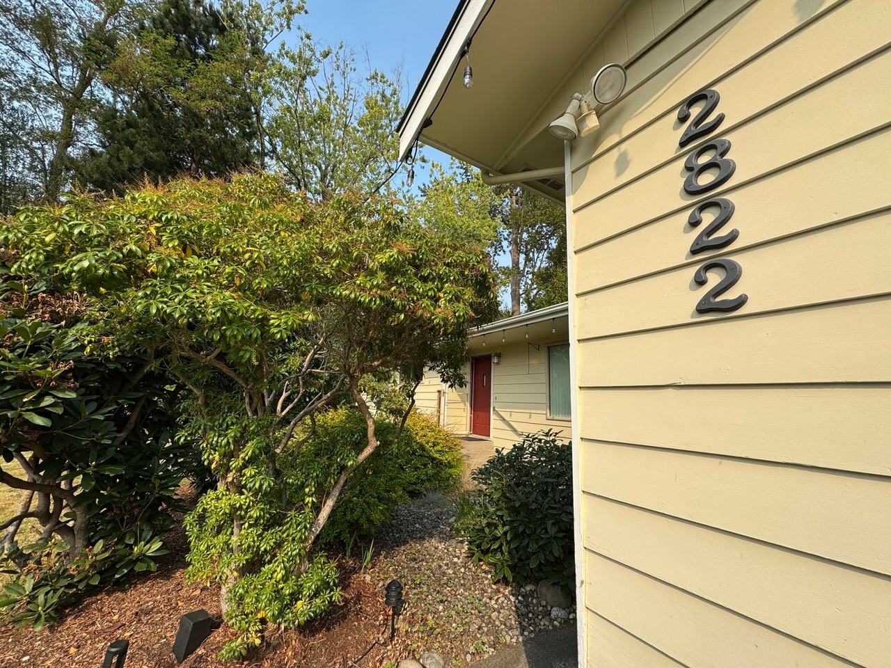 2822 Alderwood Ave - Photo 2 of 27