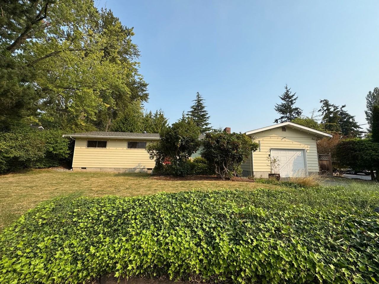 2822 Alderwood Ave - Photo 3 of 27