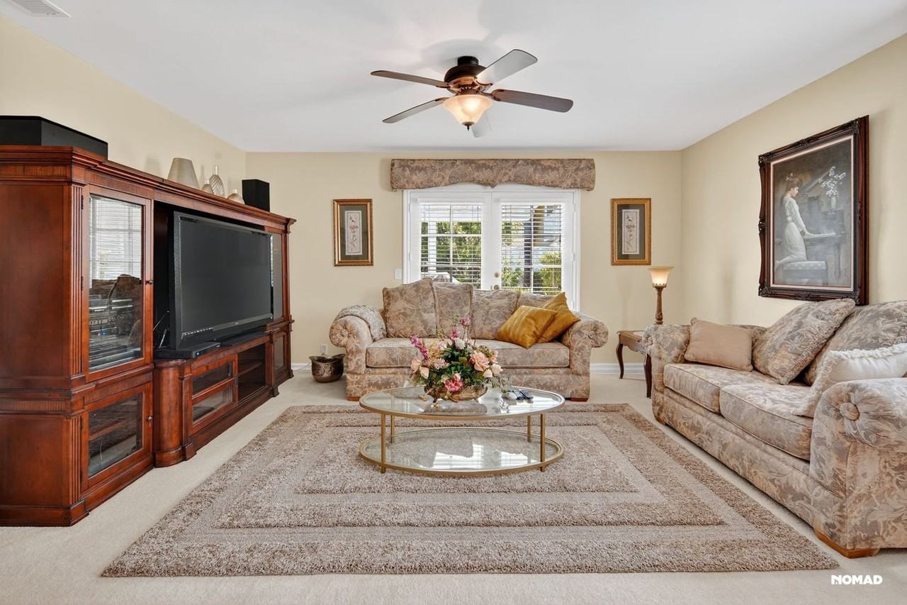 10317 Oak Ranch Ln - Photo 2 of 32