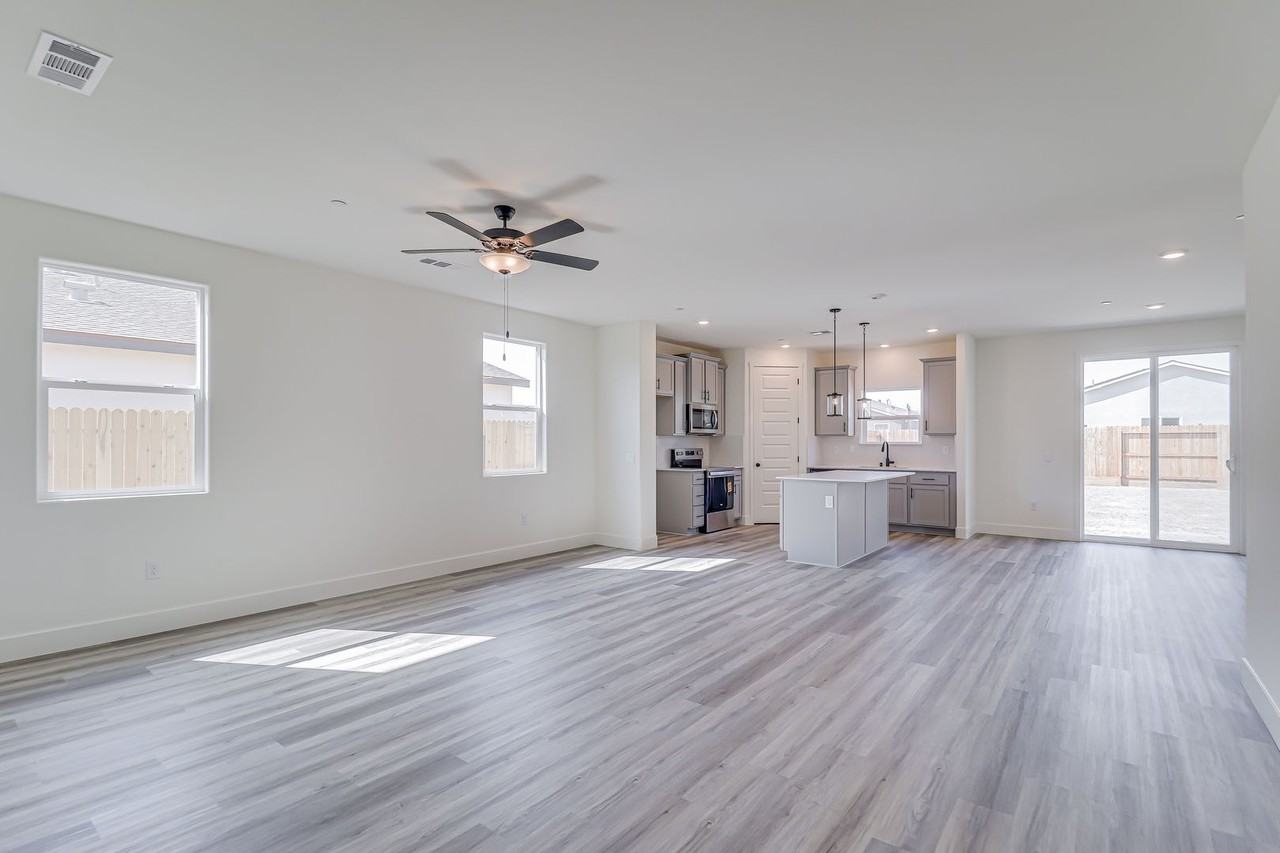 8208 Dreamside Ave - Photo 7 of 27