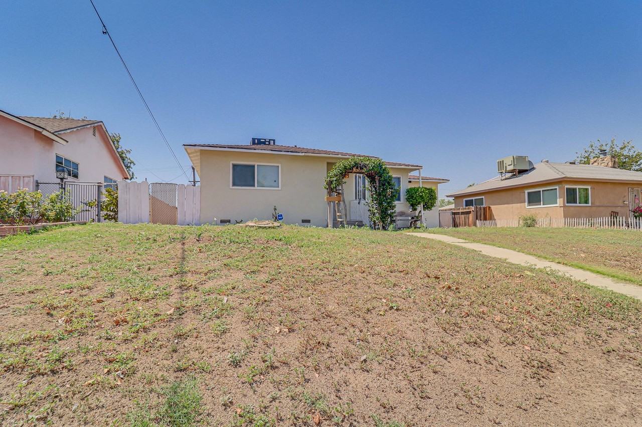 1105 Vanderbilt Drive - Photo 3 of 22