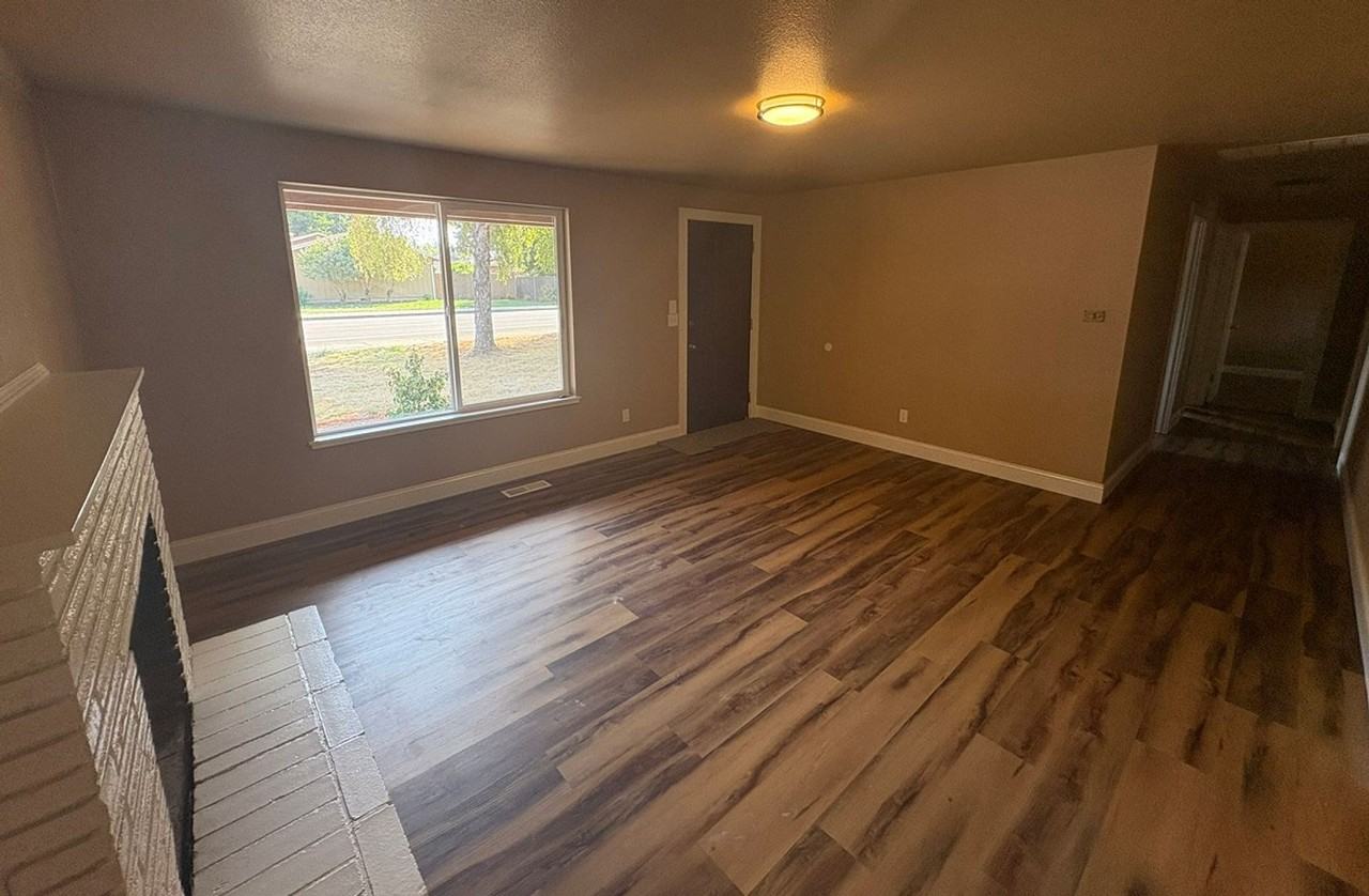 4297 Auburn Rd Ne - Photo 3 of 22