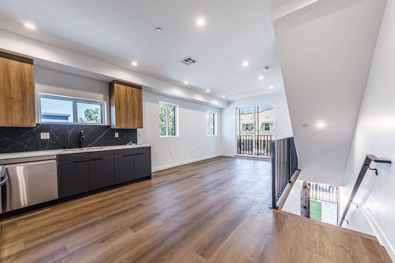 5508 Barton Ave - Photo 4 of 22