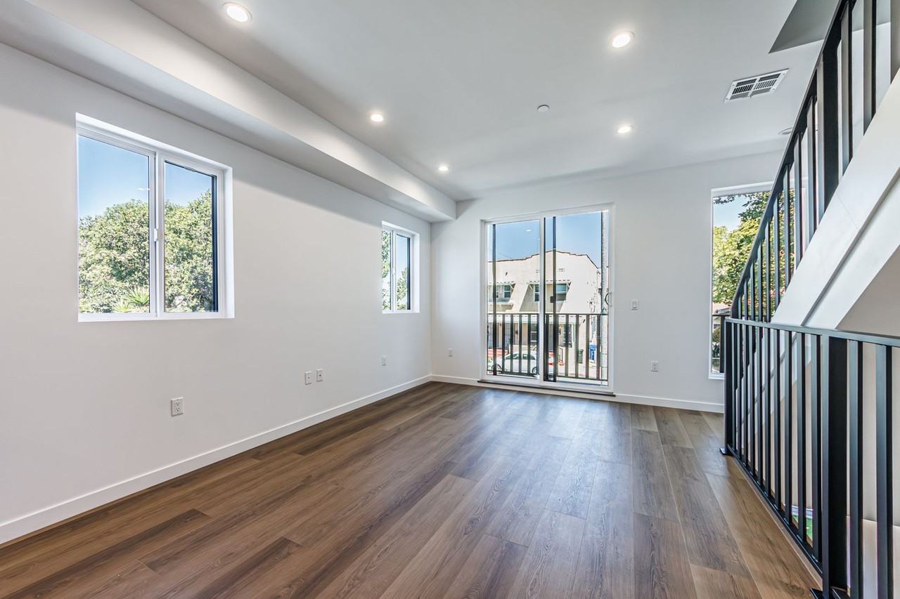 5508 Barton Ave - Photo 5 of 22