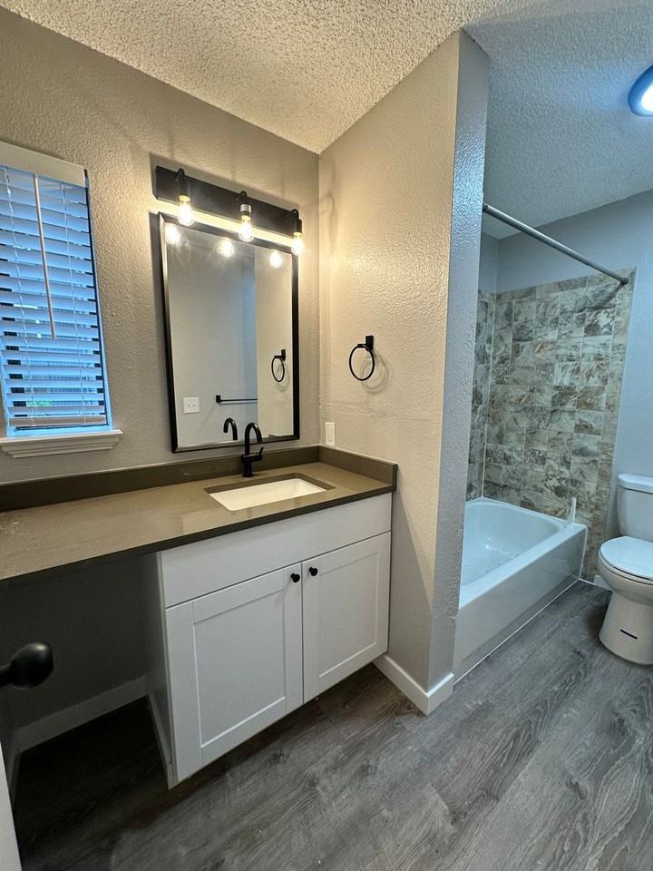 1811 (448) - Photo 3 of 29