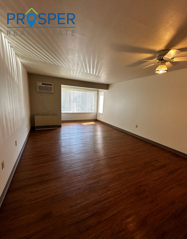 TE218X - Photo 2 of 50