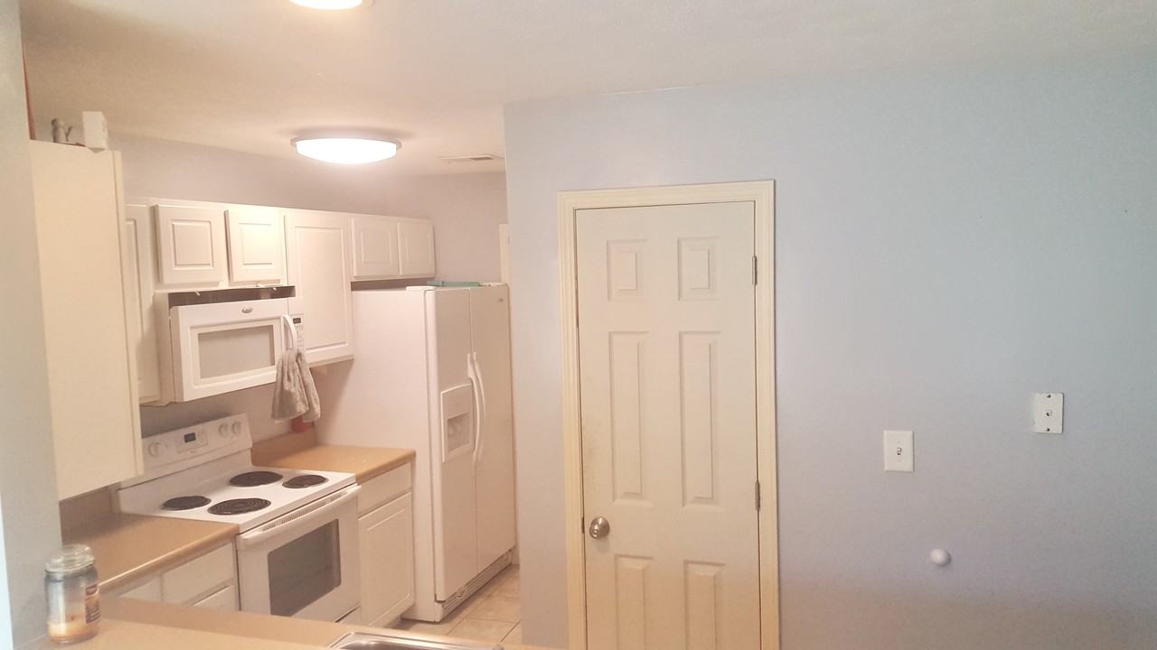 2817 S Walnut Street Pike - Photo 2 of 13