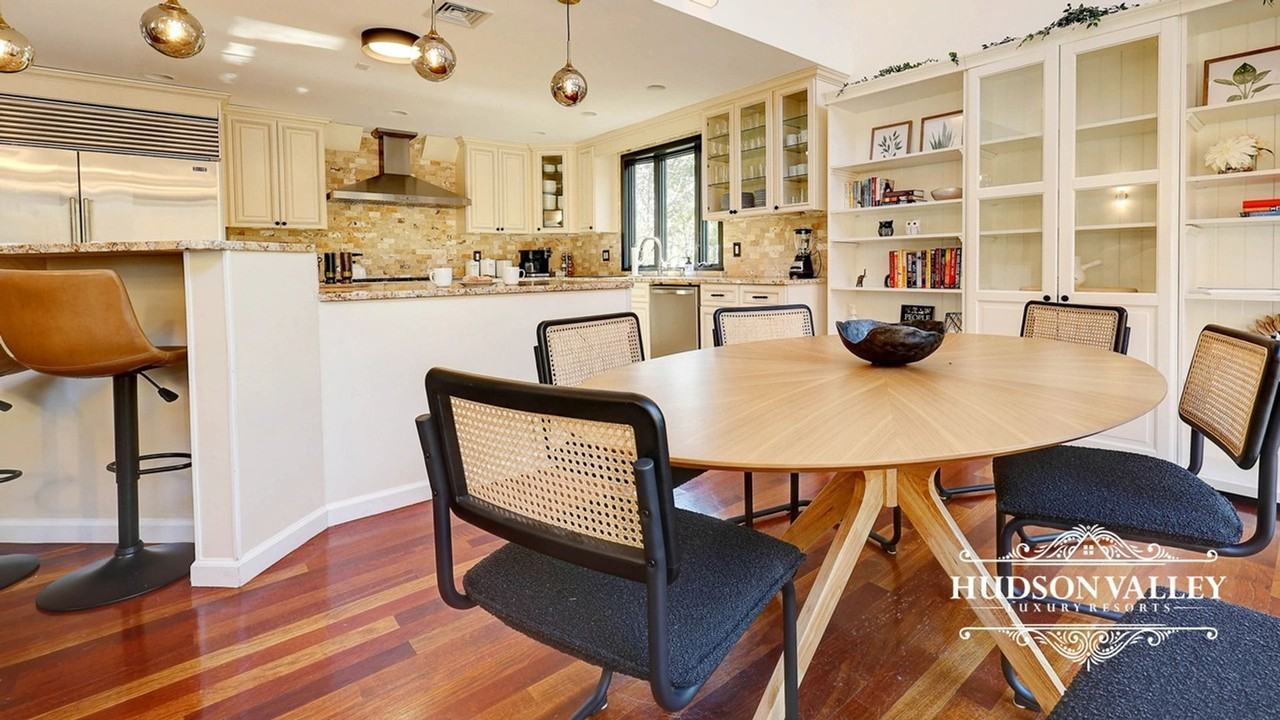 101 Manor Dr - Photo 4 of 15