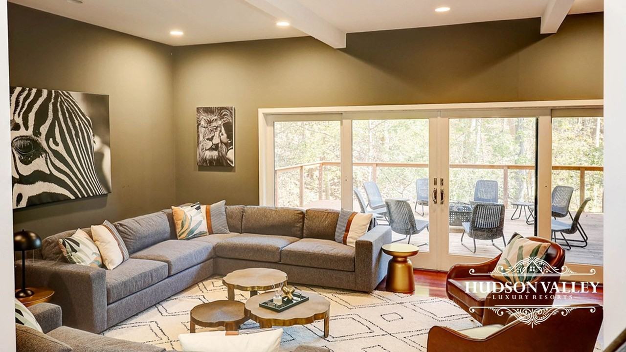 101 Manor Dr - Photo 2 of 15