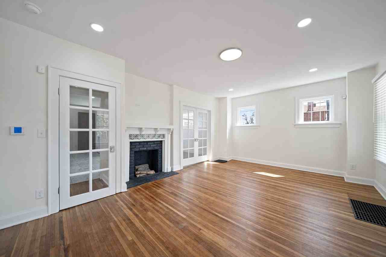 1198 Wilson Ave - Photo 4 of 16