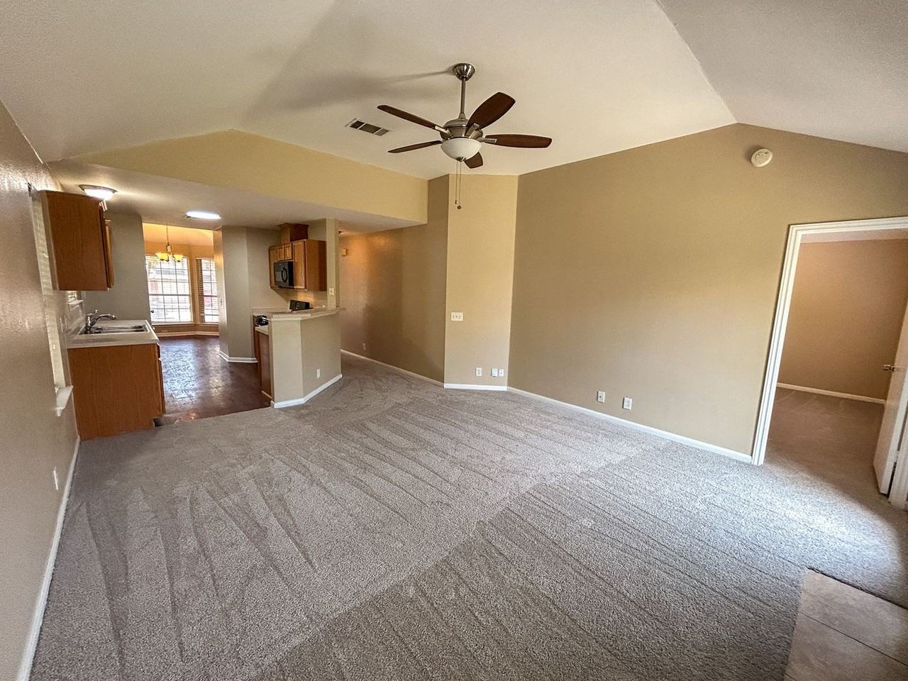 1604 Harness Race Way - Photo 4 of 25