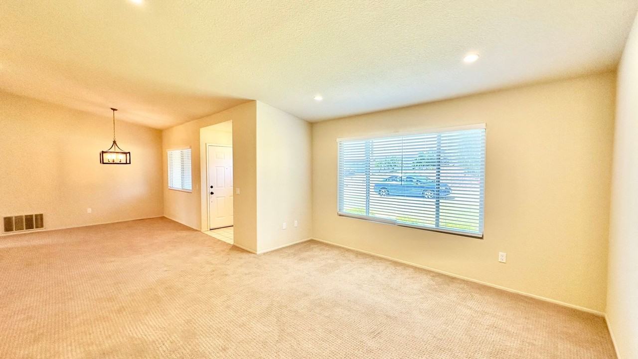 730 Morro Rd - Photo 6 of 39