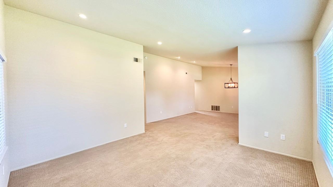730 Morro Rd - Photo 7 of 39