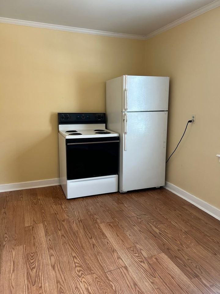 2801 Shandon Pl - Photo 6 of 10