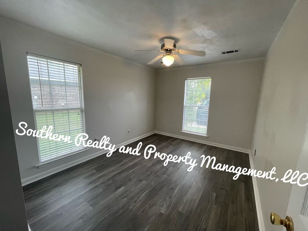 4084 Fitzpatrick Blvd - Photo 7 of 19