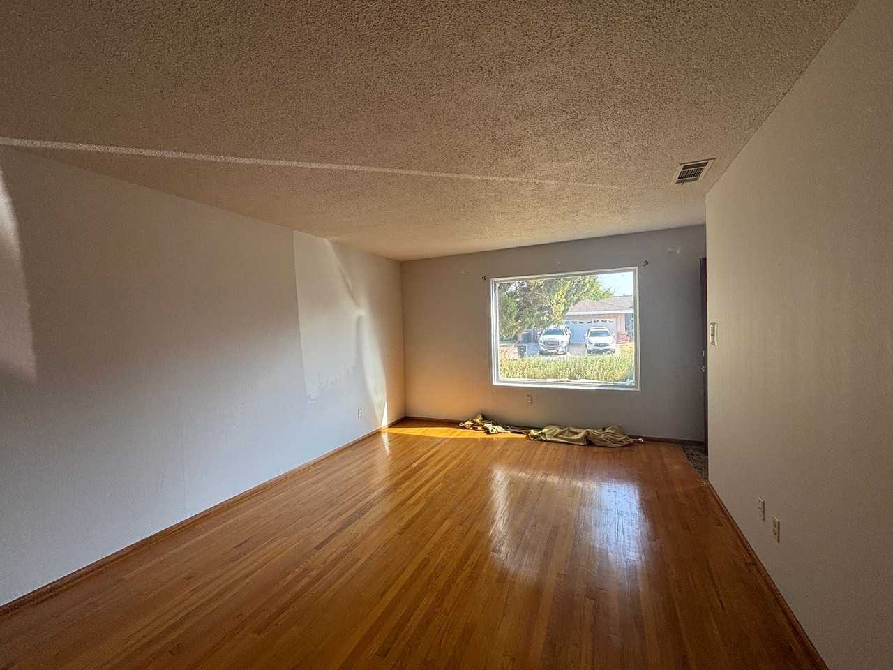 325 Zola Ave - Photo 3 of 9