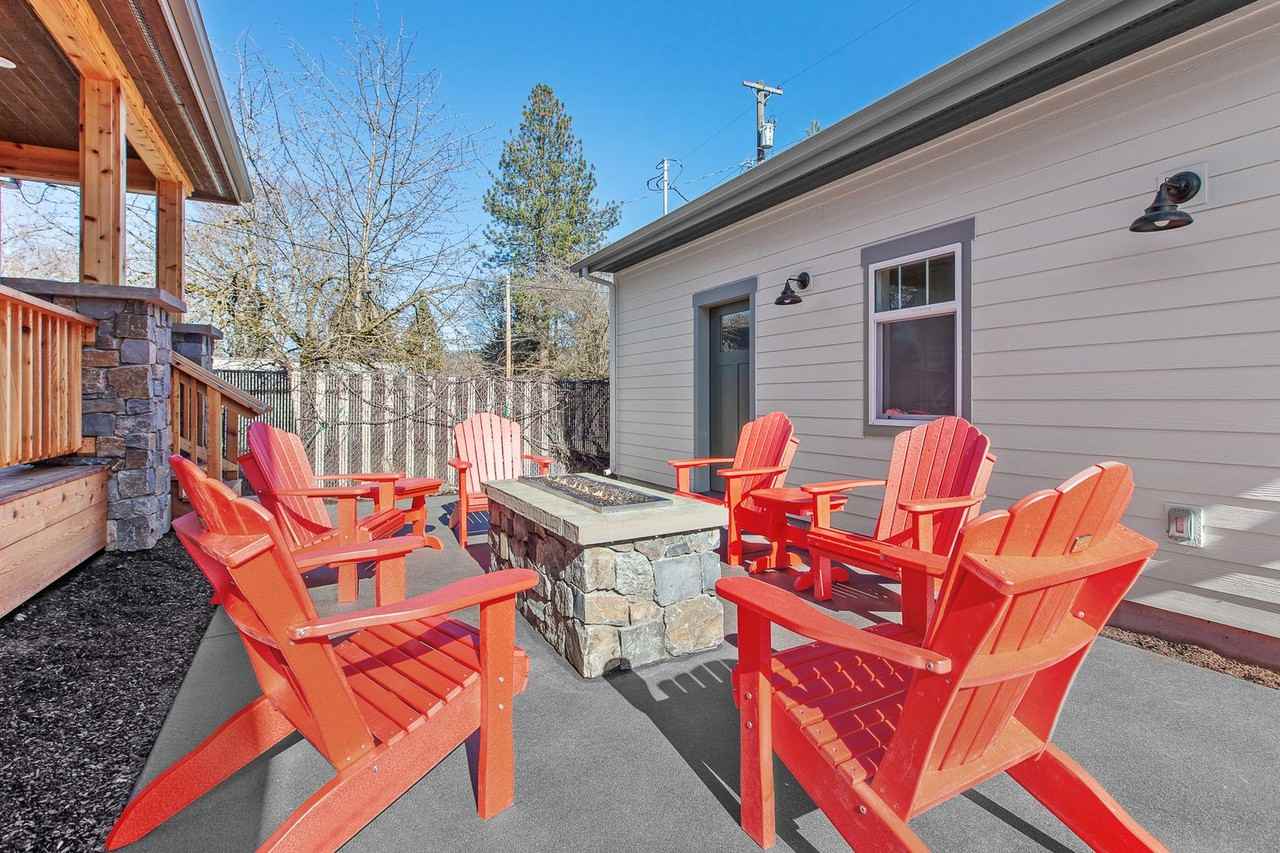 328 S 16th St - Photo 3 of 26