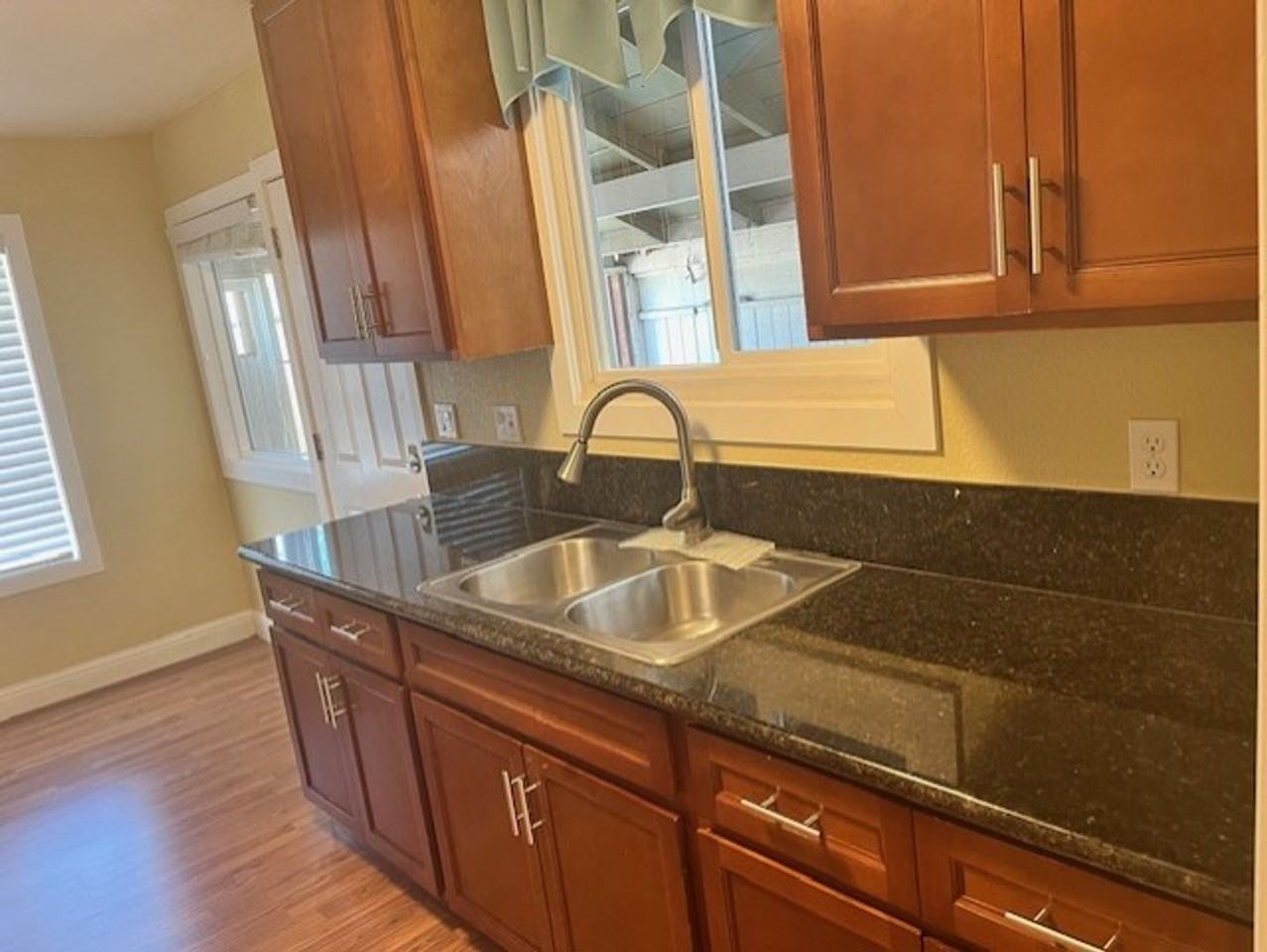 3709 Whitney Ave - Photo 2 of 18