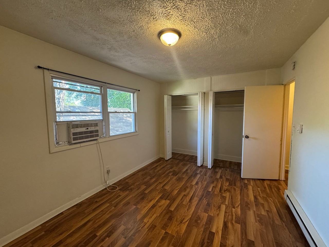 723 20th St #8 - Photo 4 of 9