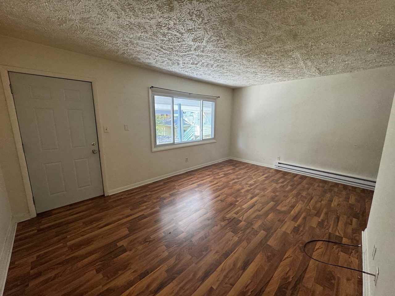 723 20th St #8 - Photo 5 of 9