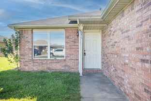402 E Southern Trace Dr - Photo 1 of 1