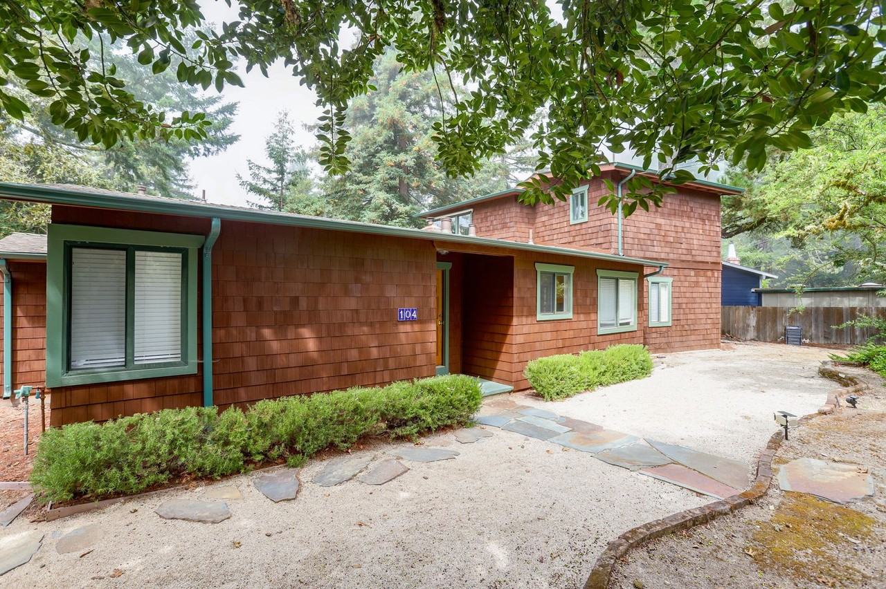 104 Swett Rd - Photo 2 of 36