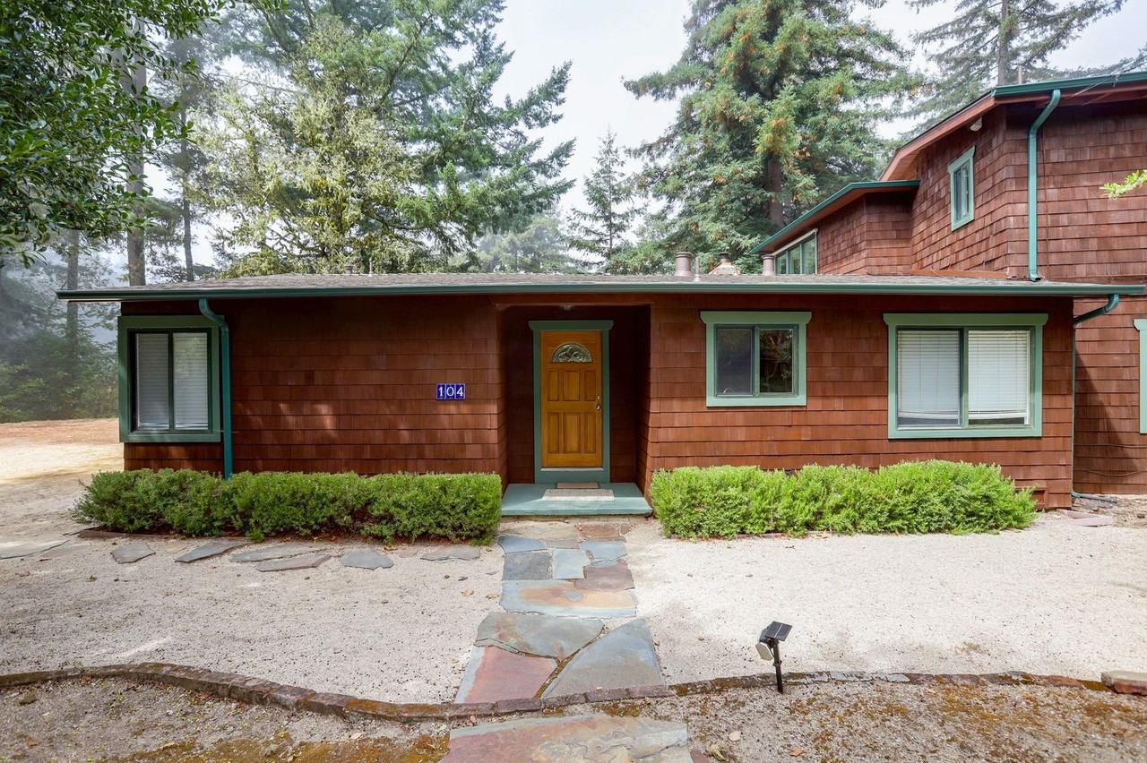 104 Swett Rd - Photo 3 of 36