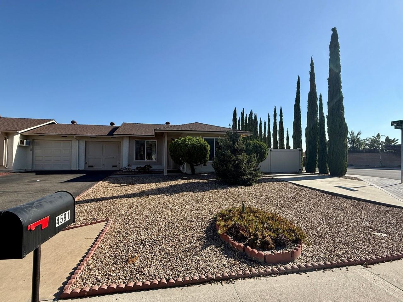 4591 Sunrise Rdg - Photo 2 of 37