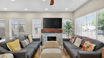 featured image of 1627 E Earll Dr