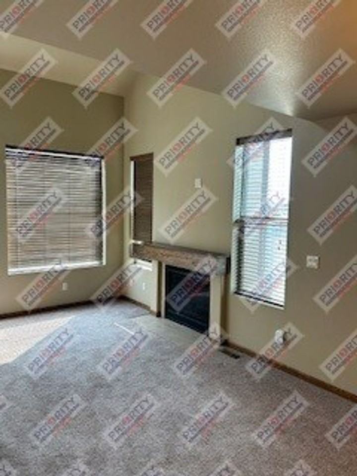 124 Villa Way - Photo 2 of 20