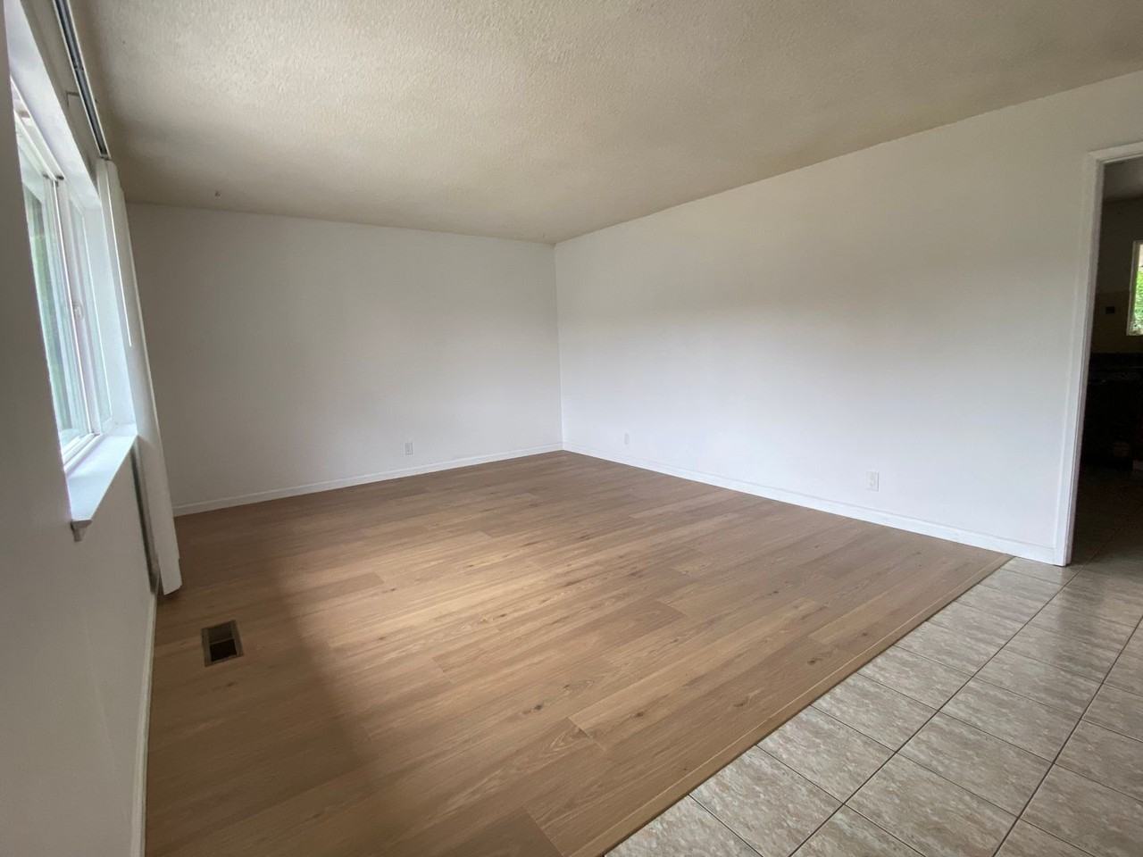 2043 Limewood Dr - Photo 2 of 20