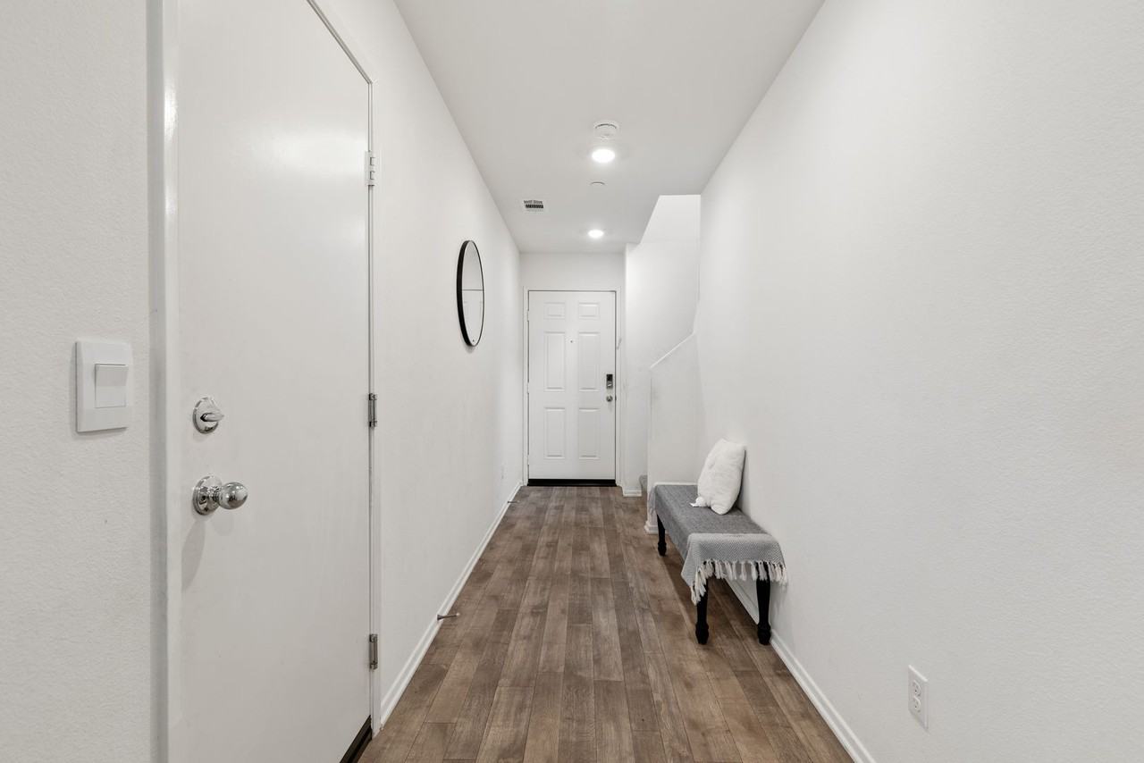 30907 Challenger Ct - Photo 3 of 48