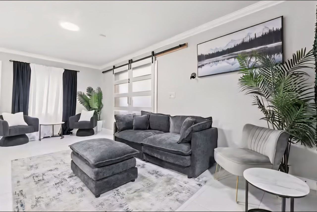 708 Sw 12th St - Photo 2 of 16
