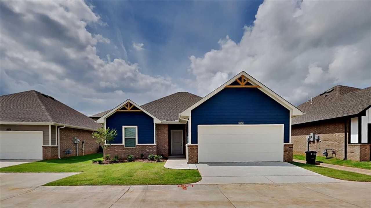 6928 Labelle Dr - Photo 2 of 17