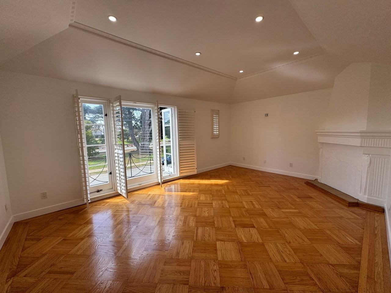 2770 36th Ave - Photo 3 of 27